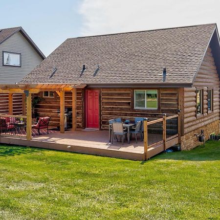 Whispering Pines Cabin With Pool, Lake And Golf Access! Villa Pine Lake Exterior photo