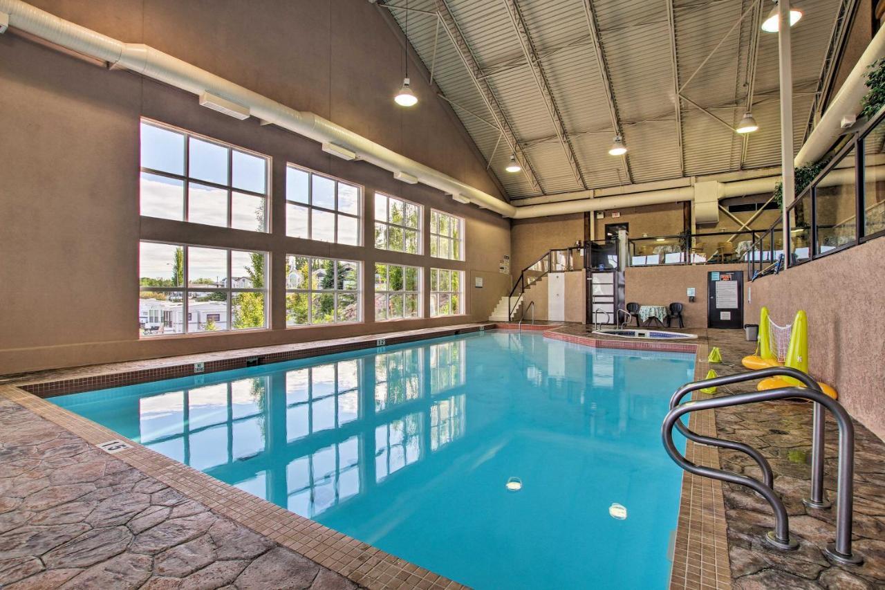Whispering Pines Cabin With Pool, Lake And Golf Access! Villa Pine Lake Exterior photo
